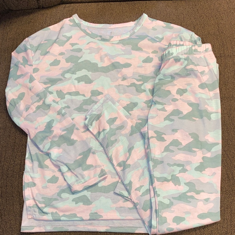 SO girls Camouflage Pajama Set in Pink and Green